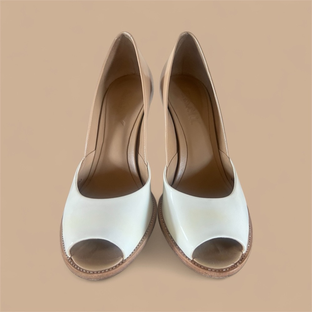 DKNY- Elegant White Peep-Toe Heels color nude/white